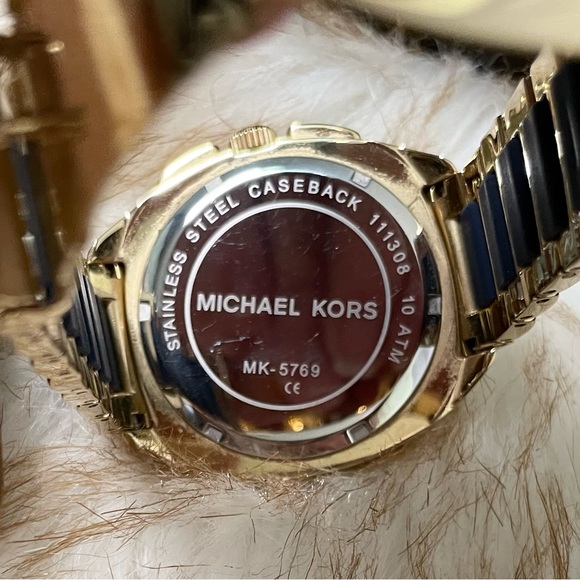 Michael Kors Tribeca chronograph ladies watch. Style #5769. NIB - Picture 4 of 9